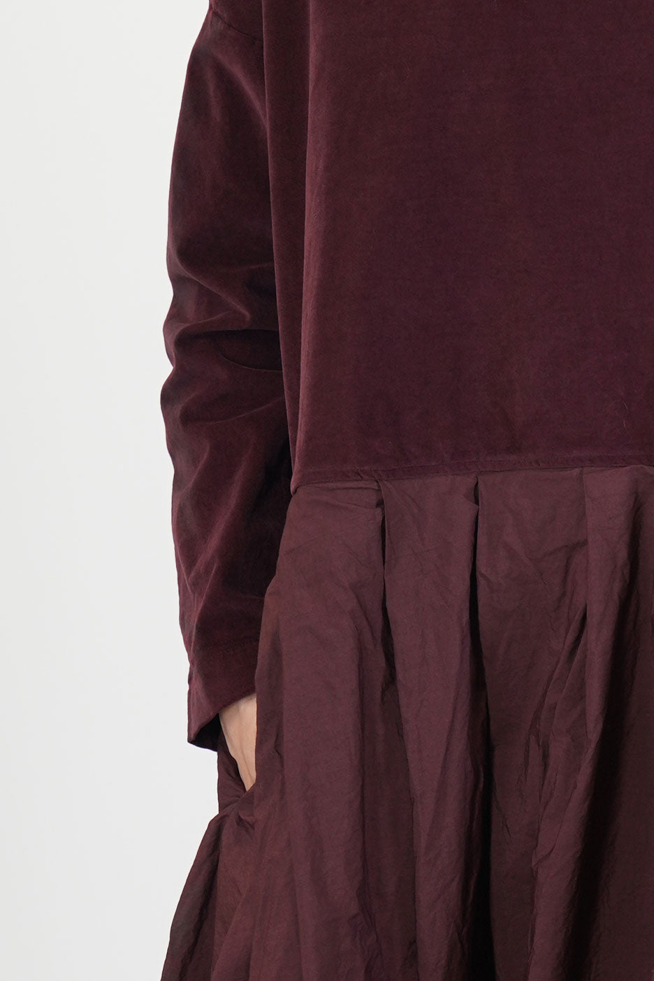 boatneck pleated dress wine