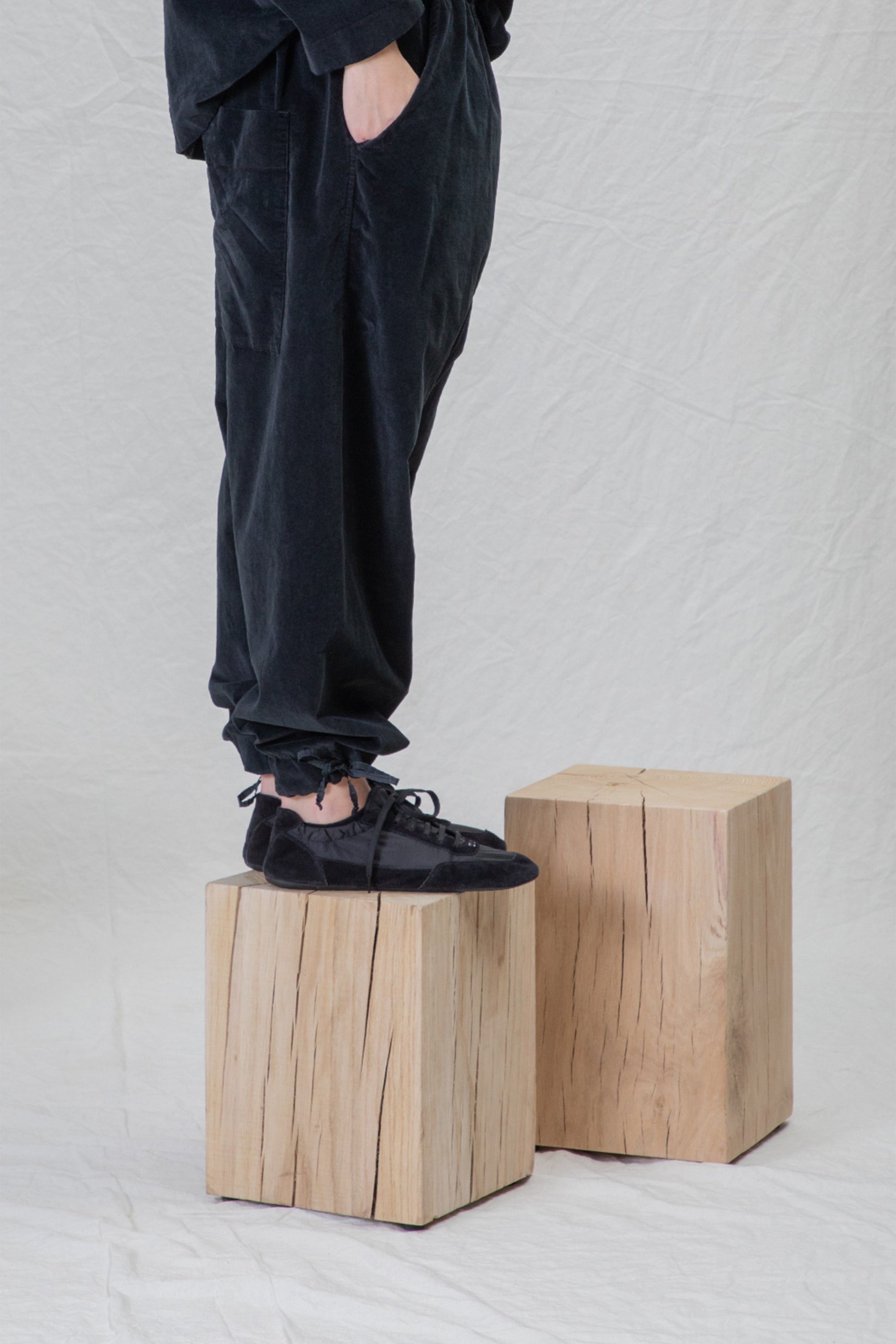 elasticated ankle trousers v black