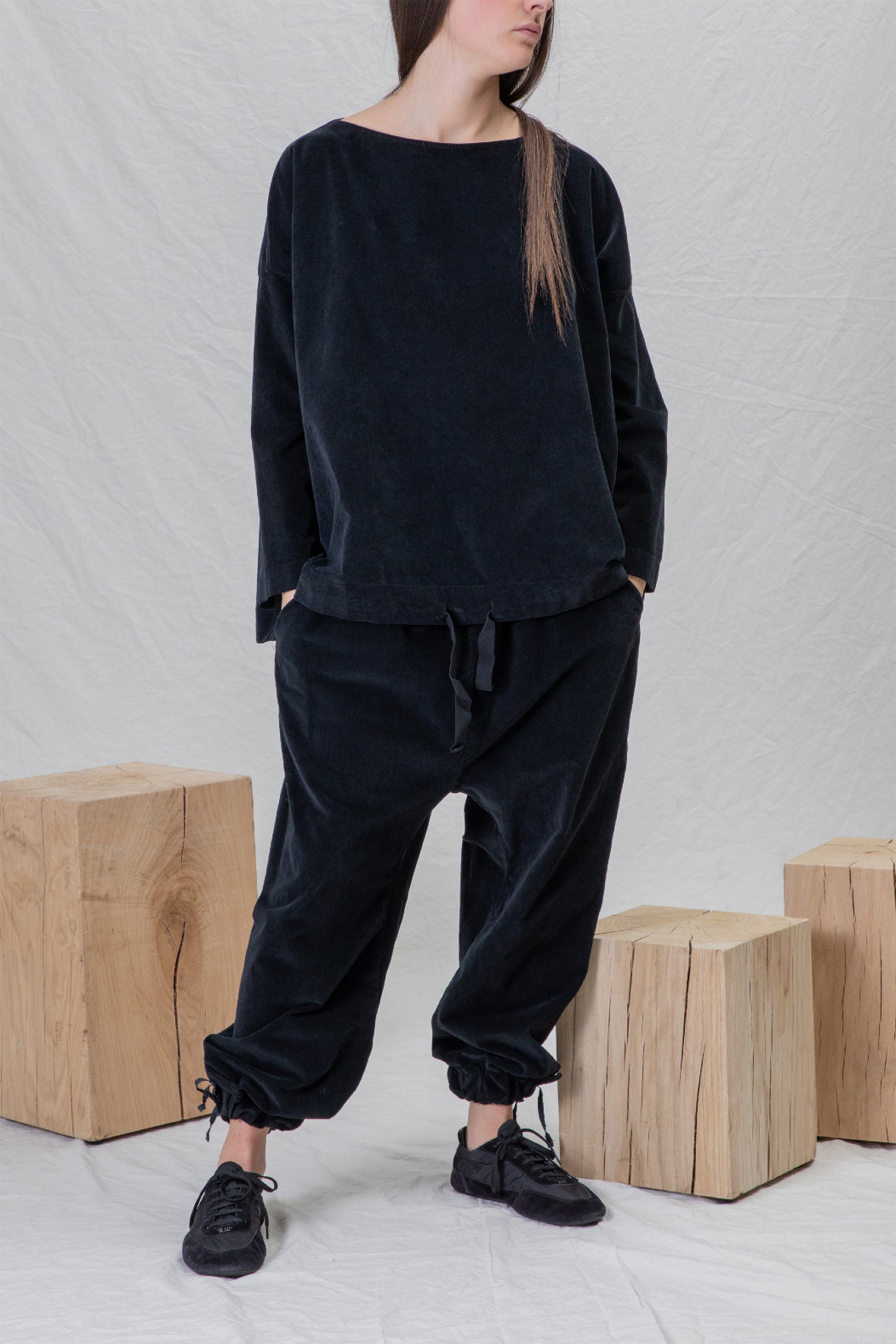 elasticated ankle trousers v black