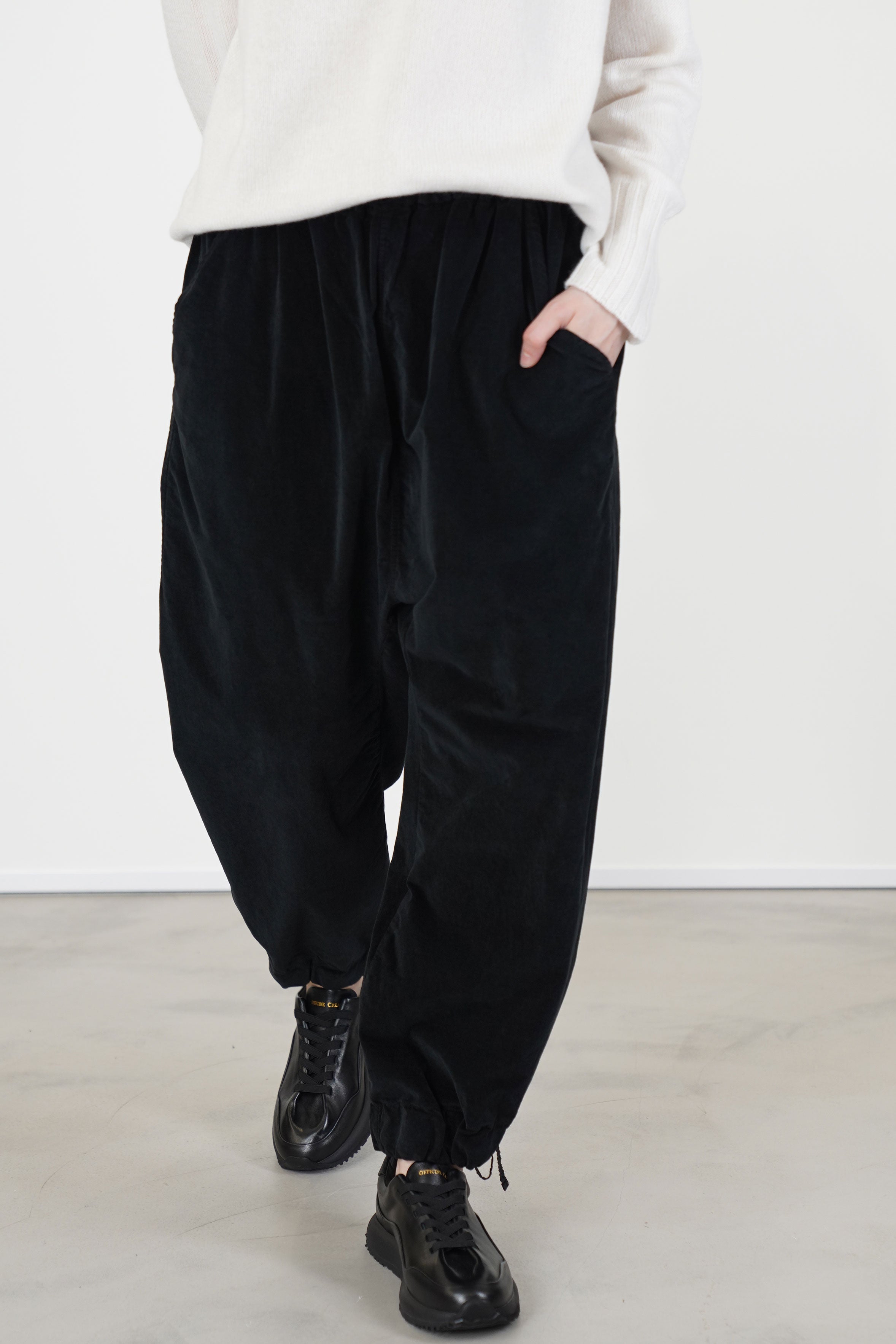 elasticated ankle trousers v black