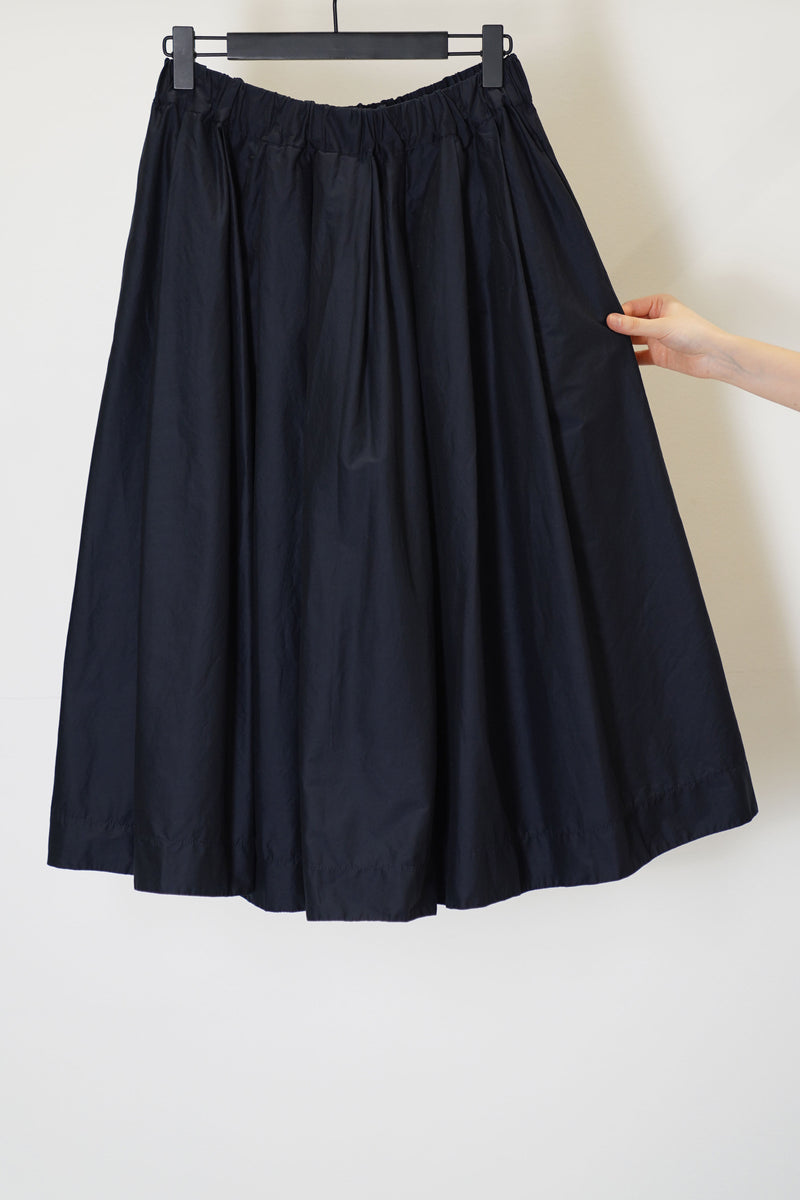 pleated long skirt tsl navy