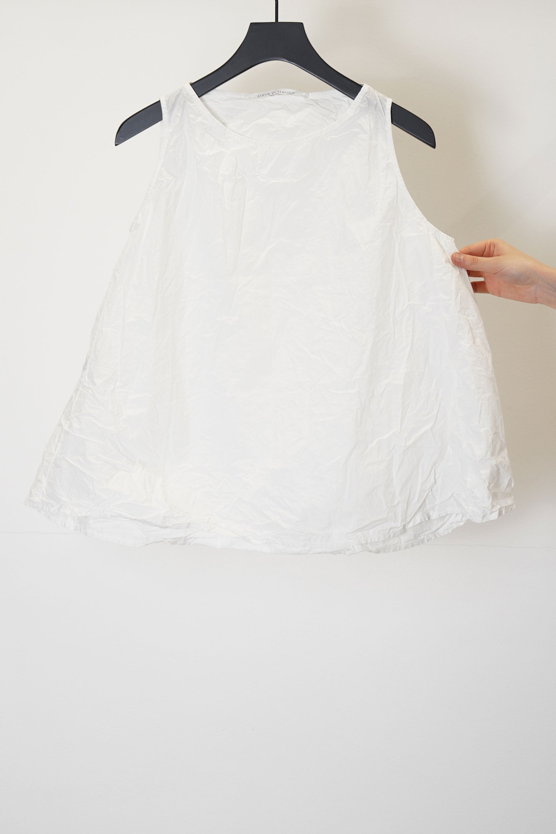 sleeveless top tc white