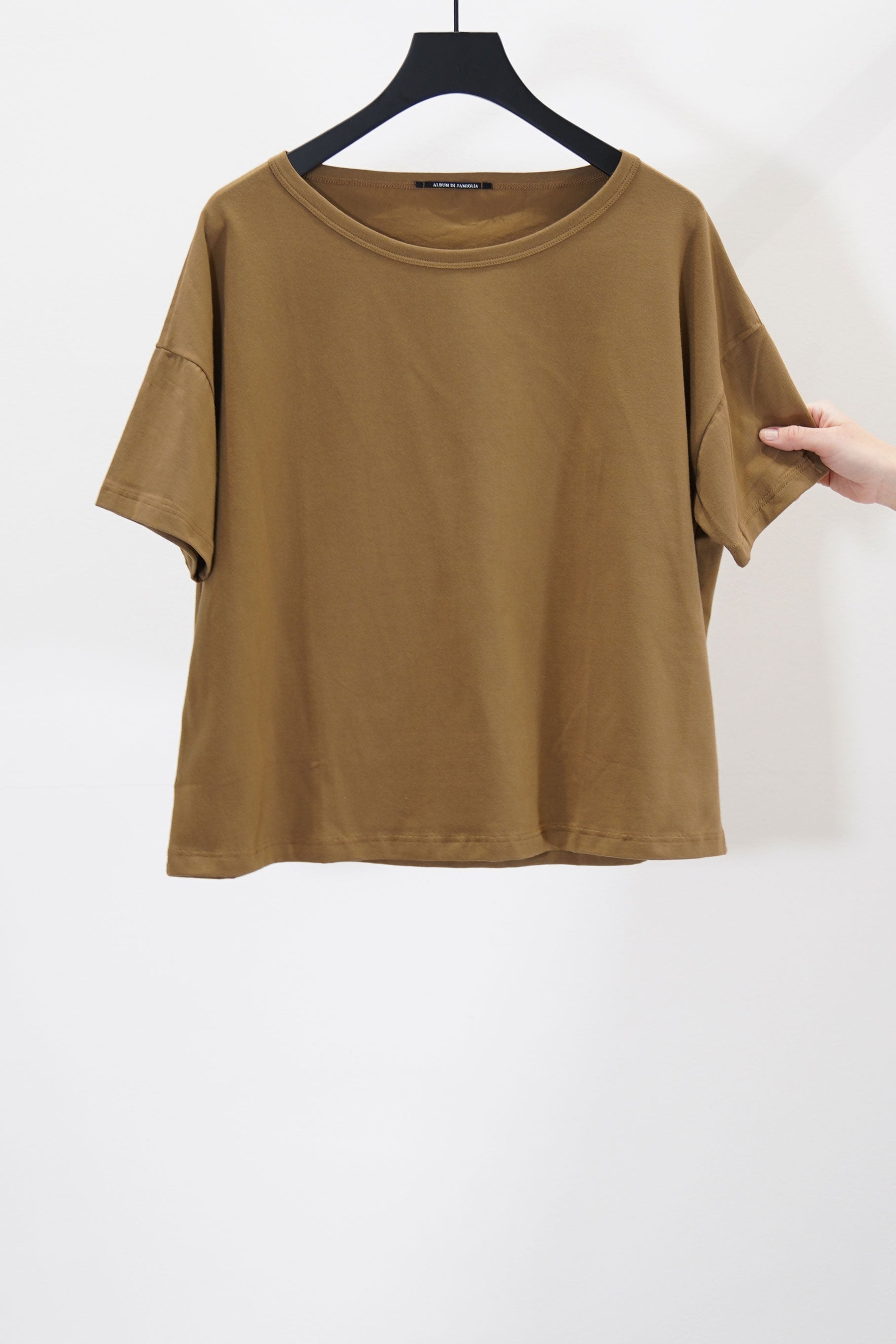 ALBUM DI FAMIGLIA ルーズフィットTシャツ album di famiglia t-shirt js gold | carrousel the store