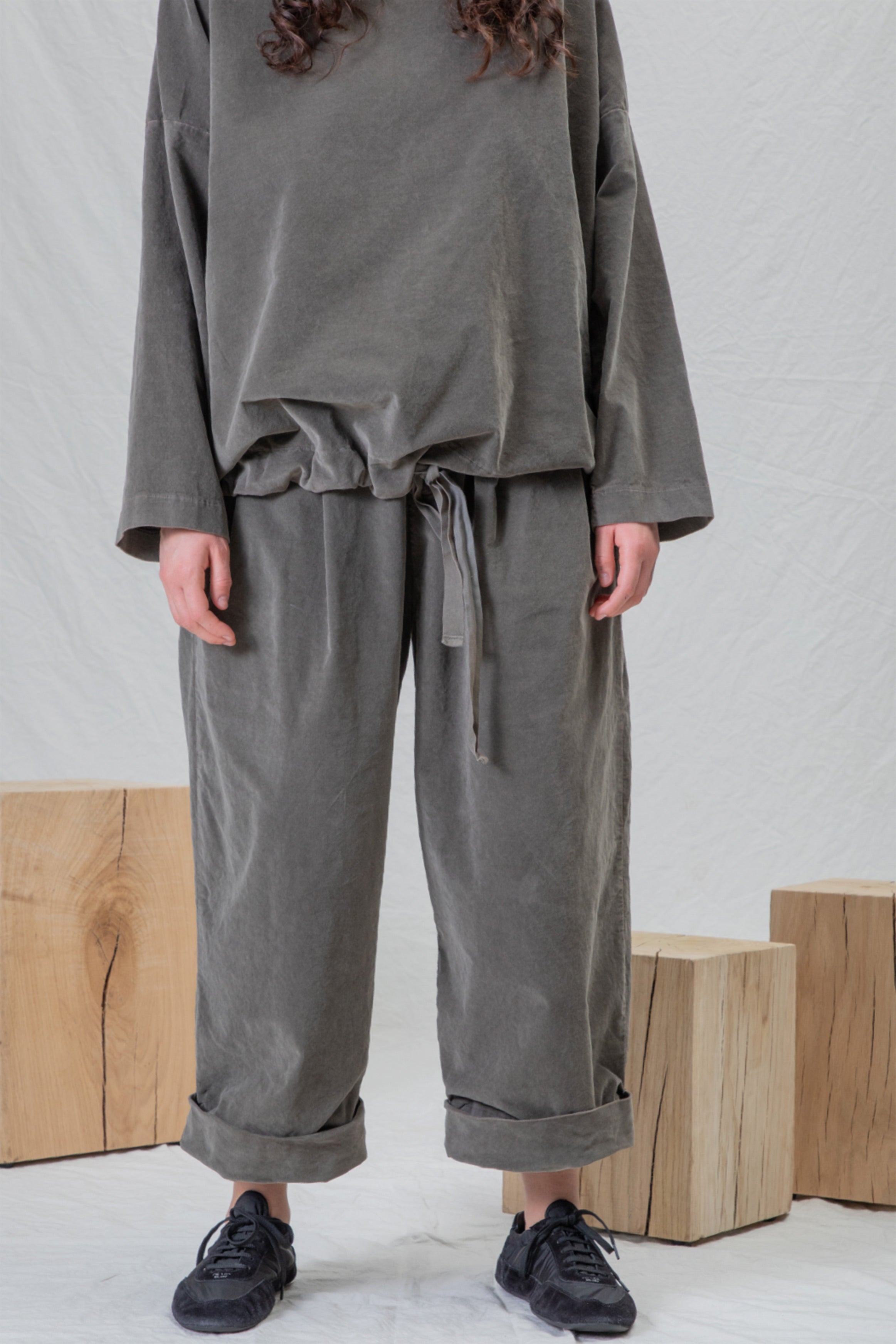 trousers bragoni v taupe