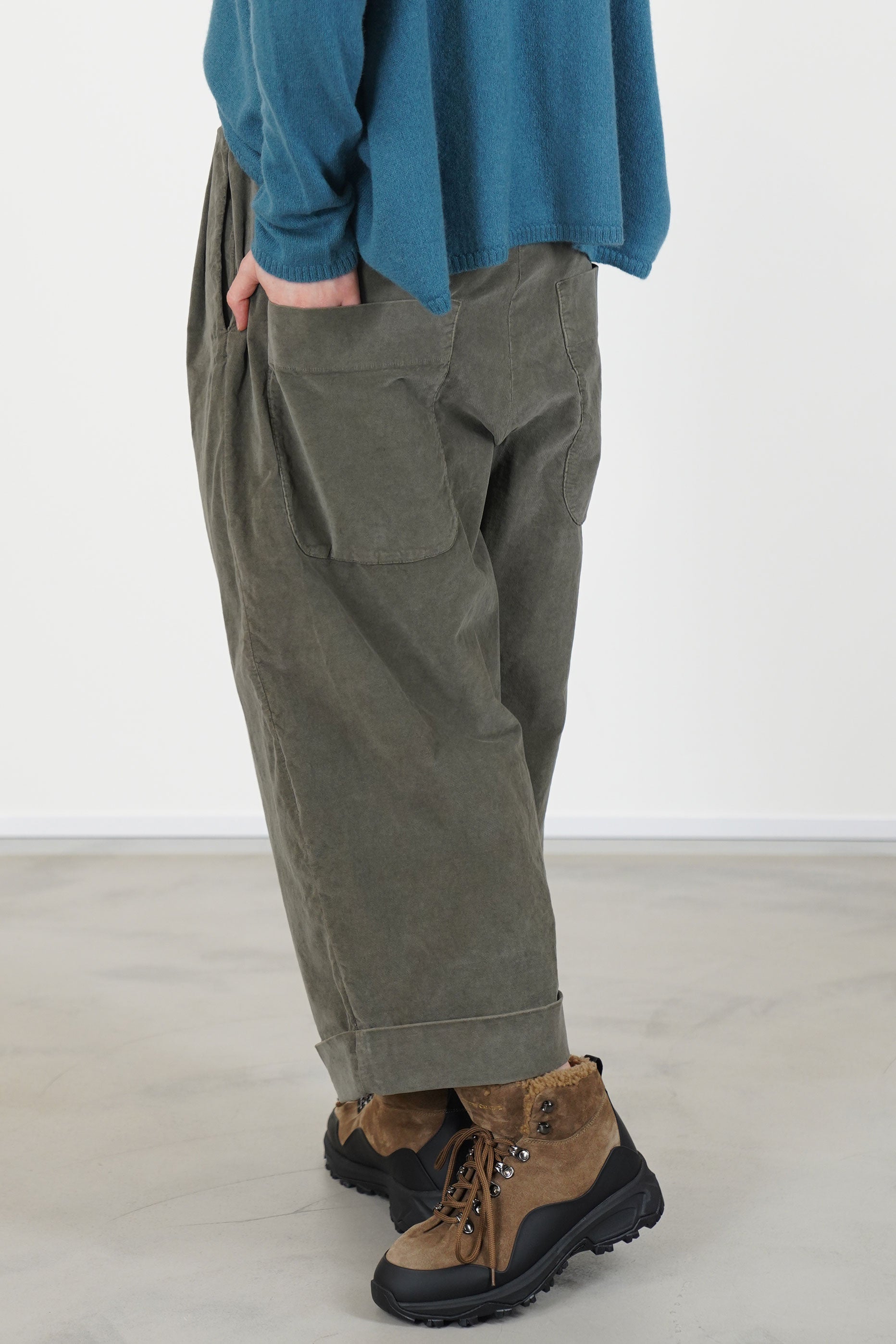 trousers bragoni v taupe