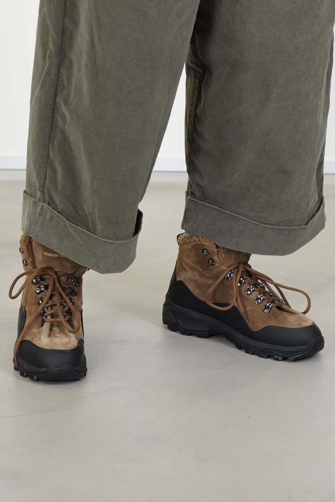 trousers bragoni v taupe