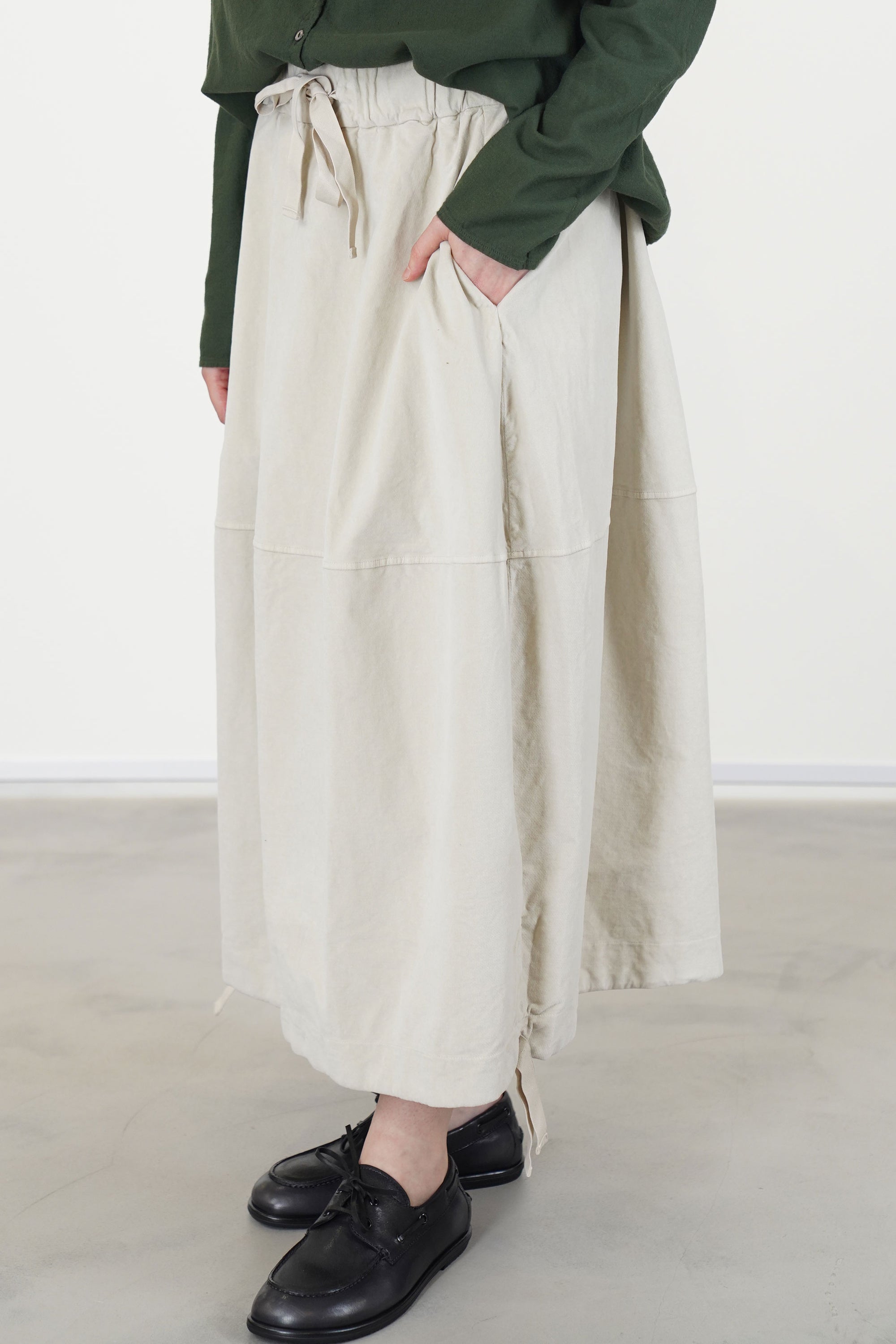 velvet balloon skirt oatmeal