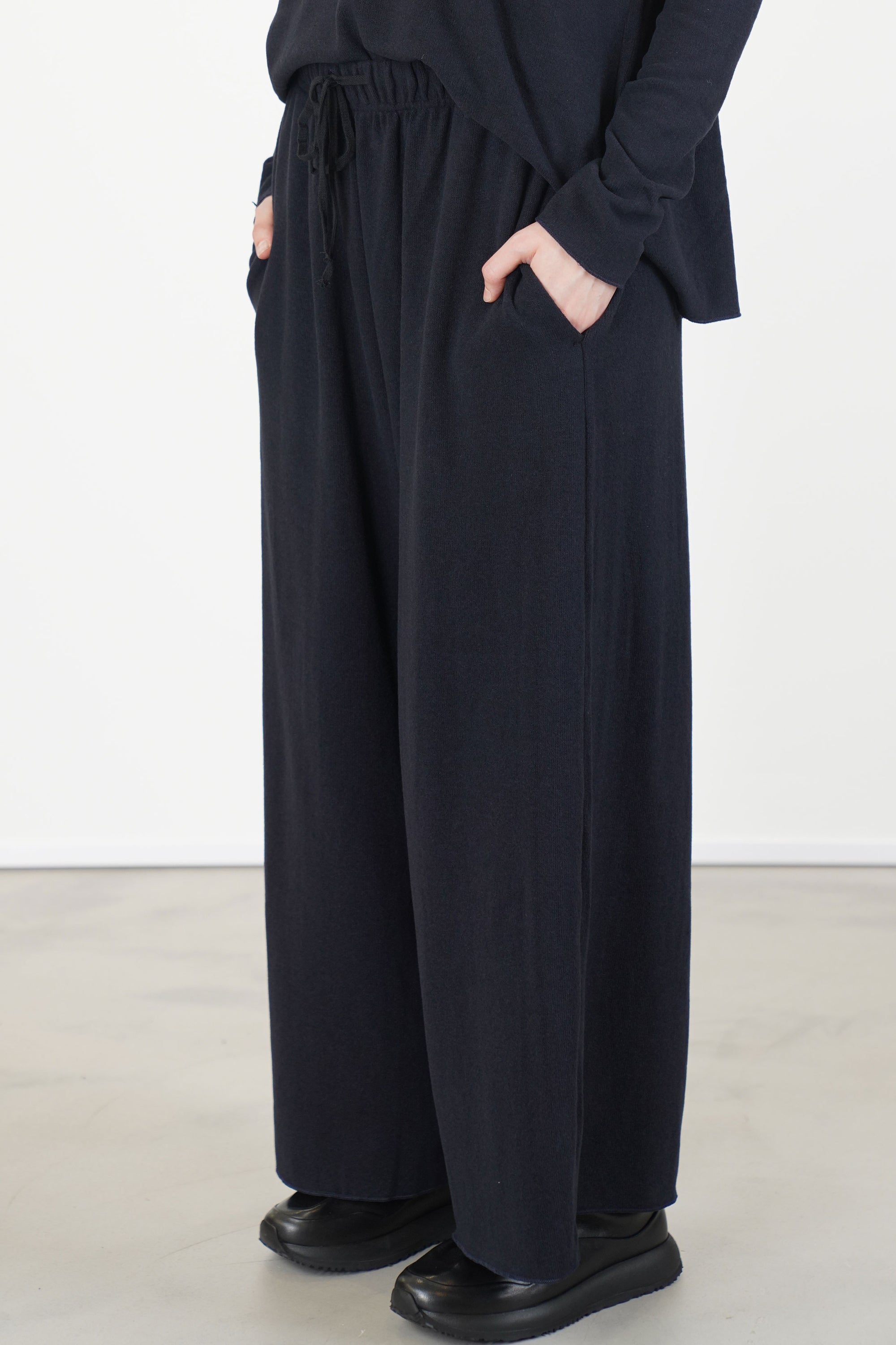 wide essential trousers jp navy