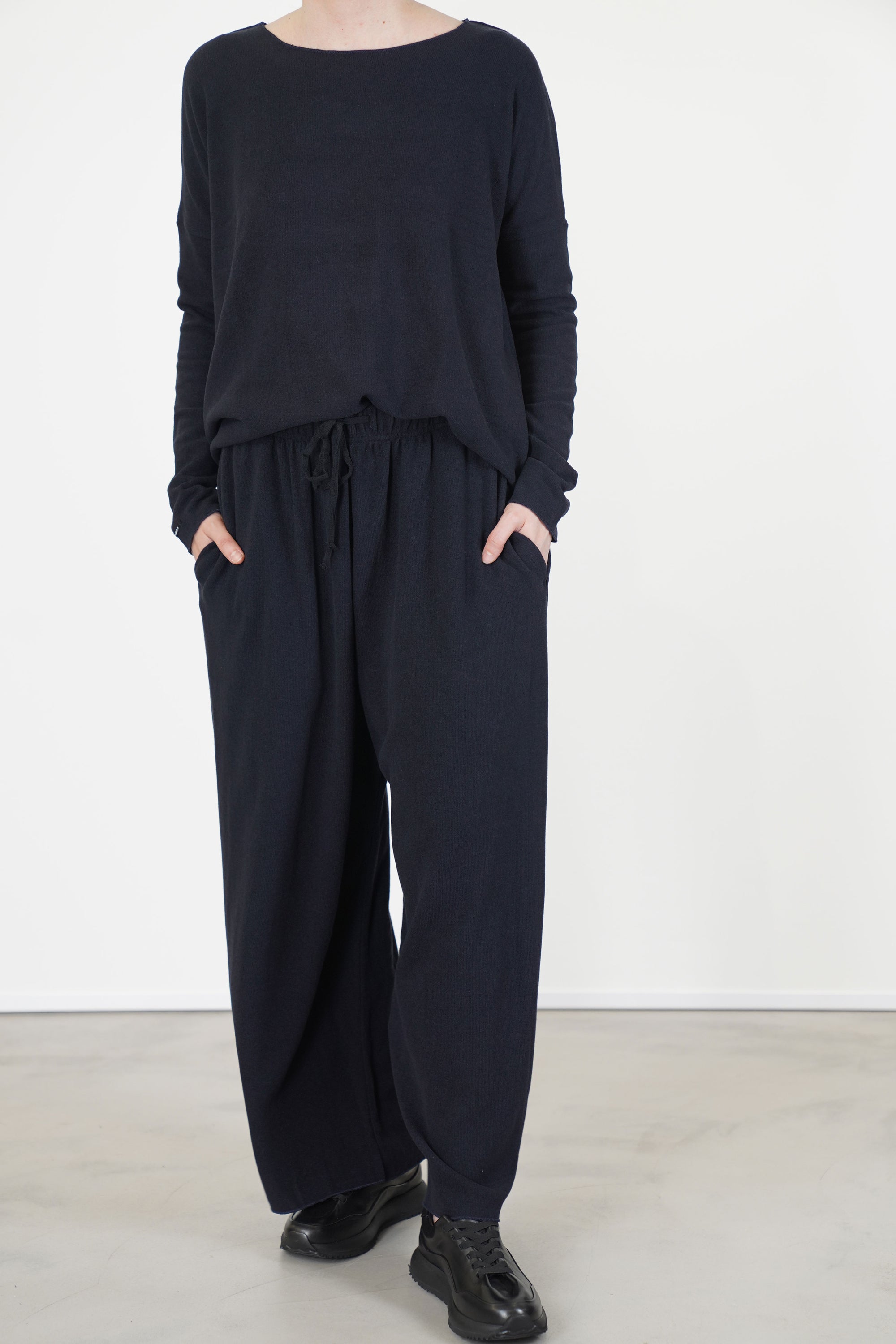 wide essential trousers jp navy