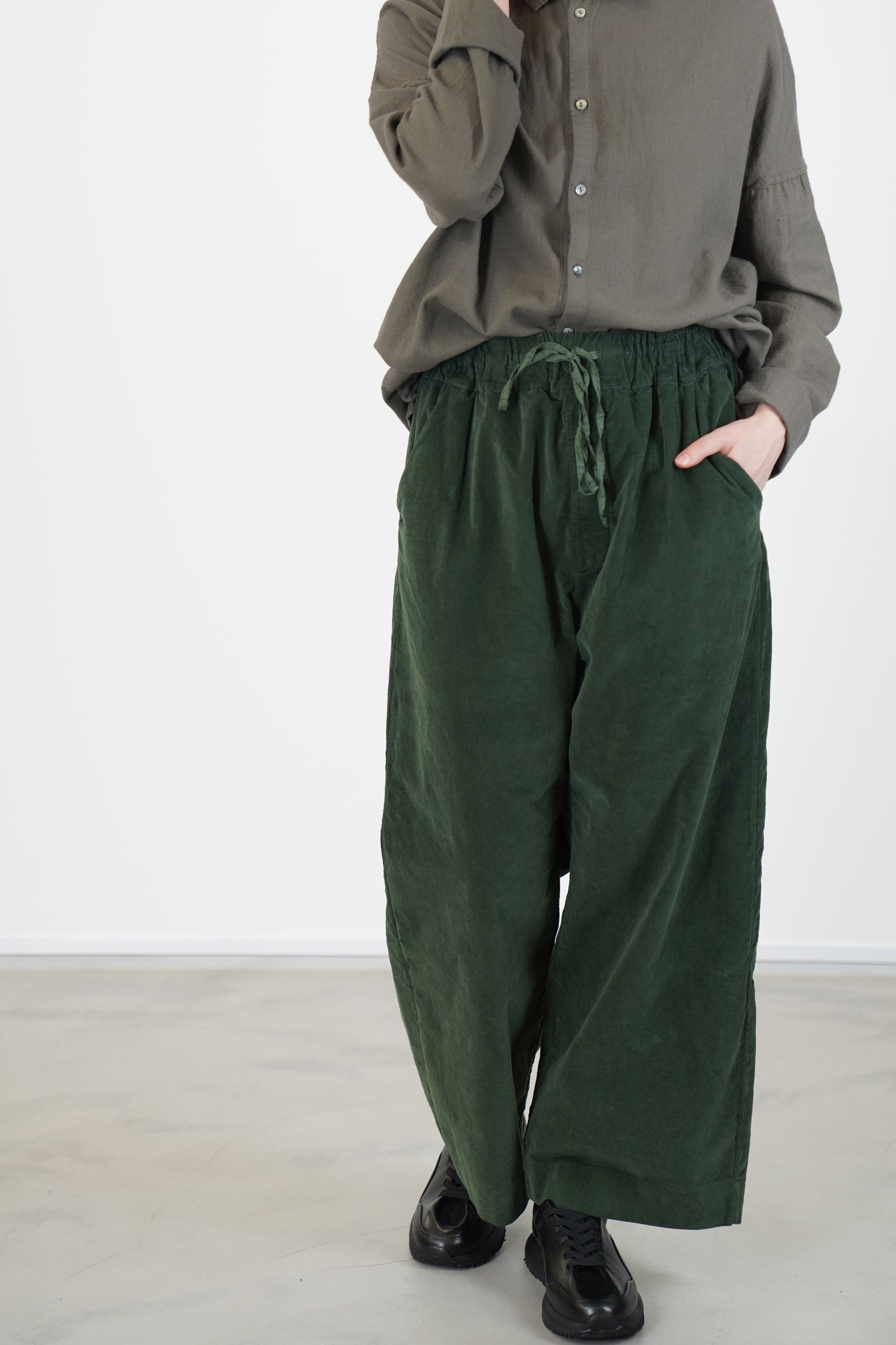 wide & long trousers v forest