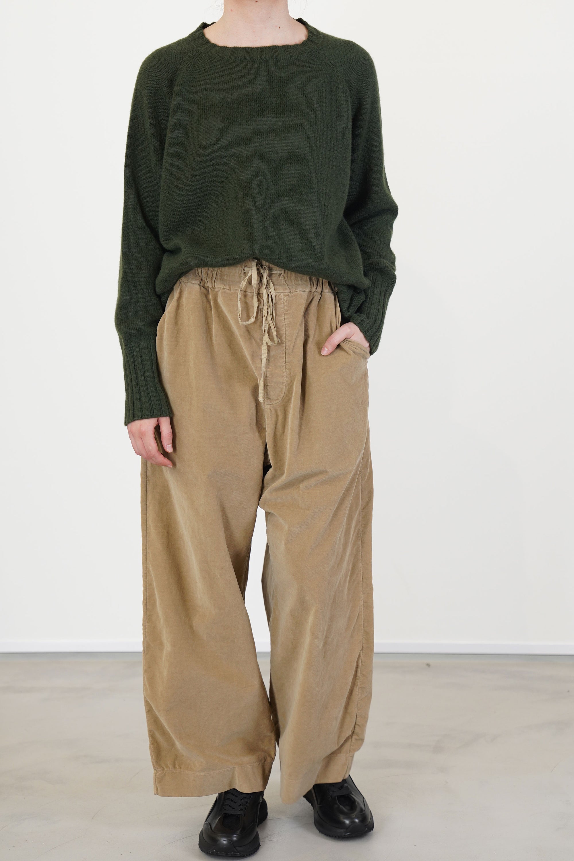 wide & long trousers v honey