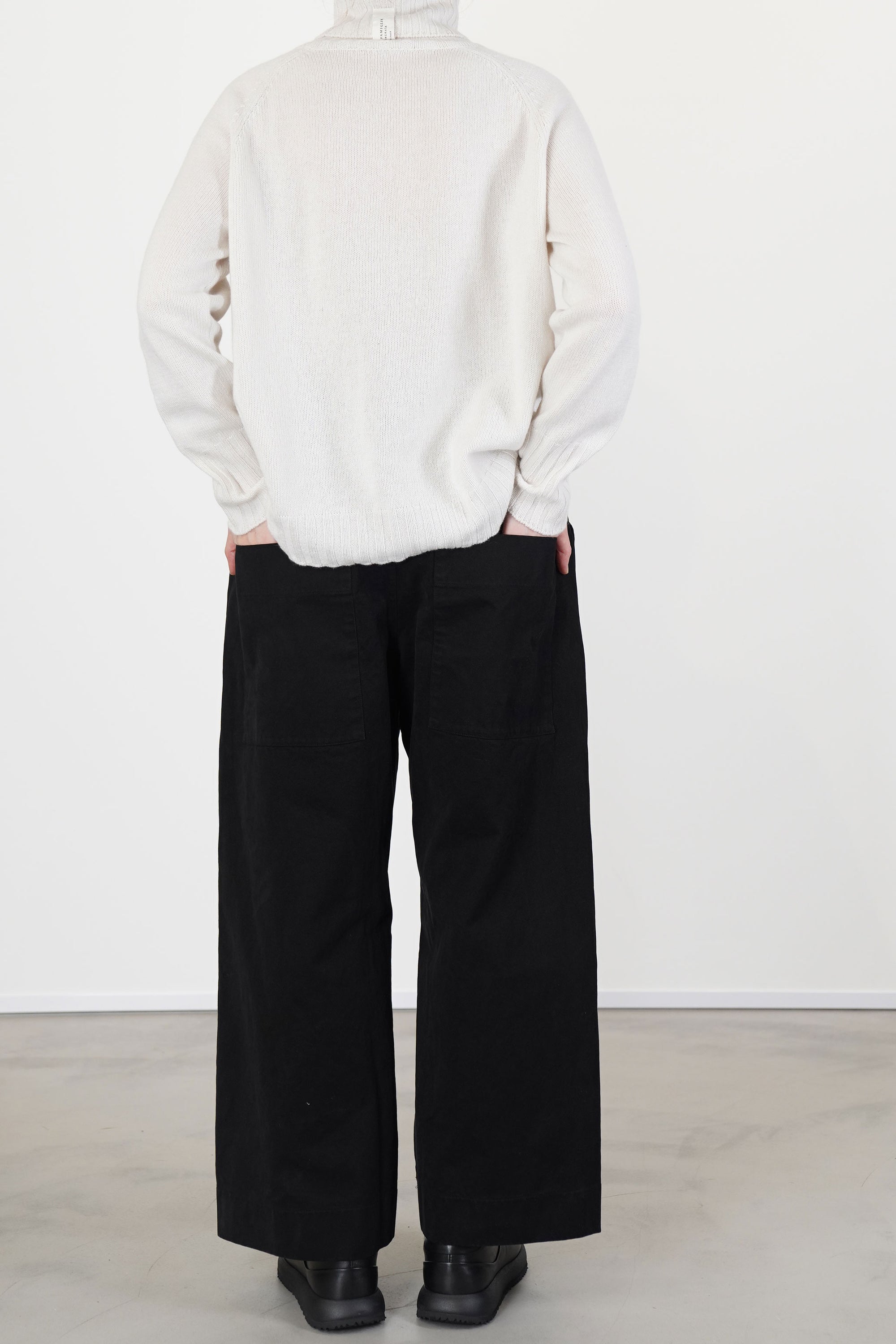 wide & long trousers wcc black