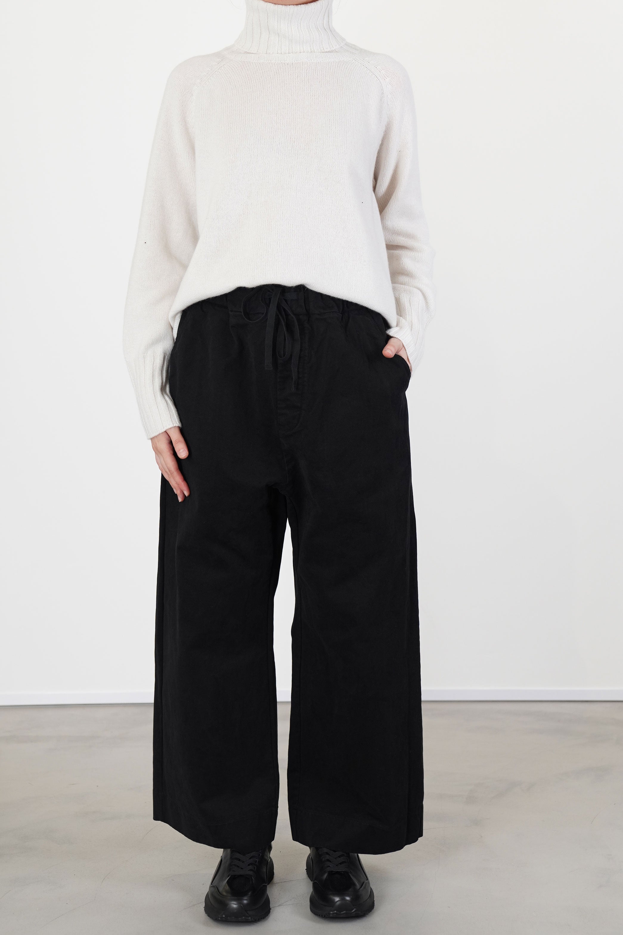 wide & long trousers wcc black