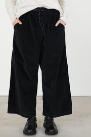 wide & short trousers v black