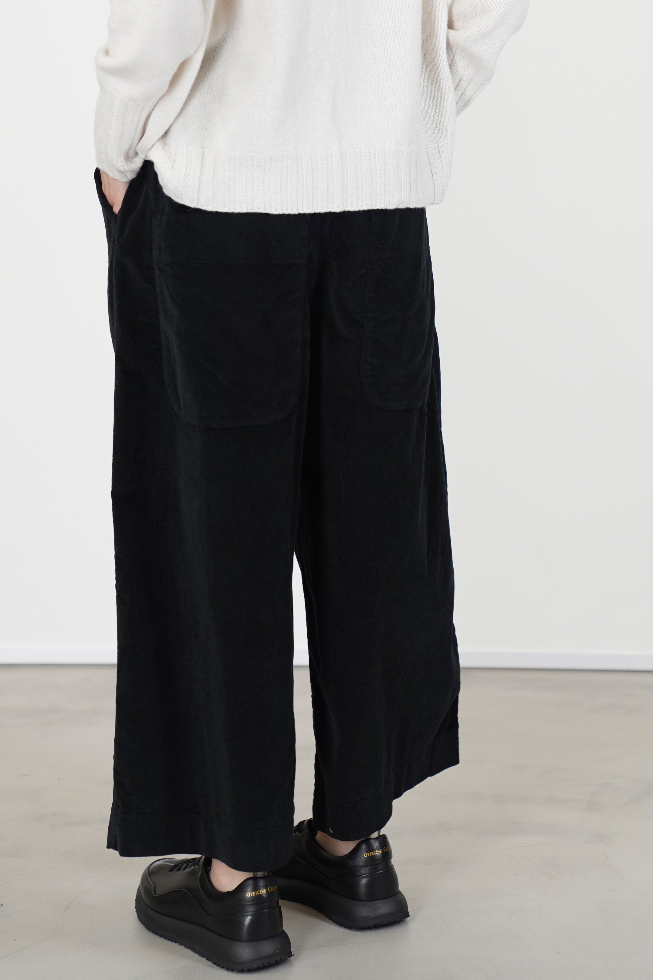 wide & short trousers v black