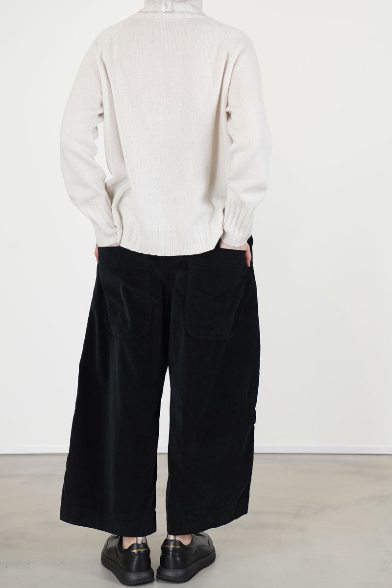 wide & short trousers v black