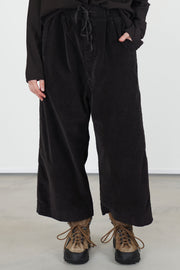 wide & short trousers v brown