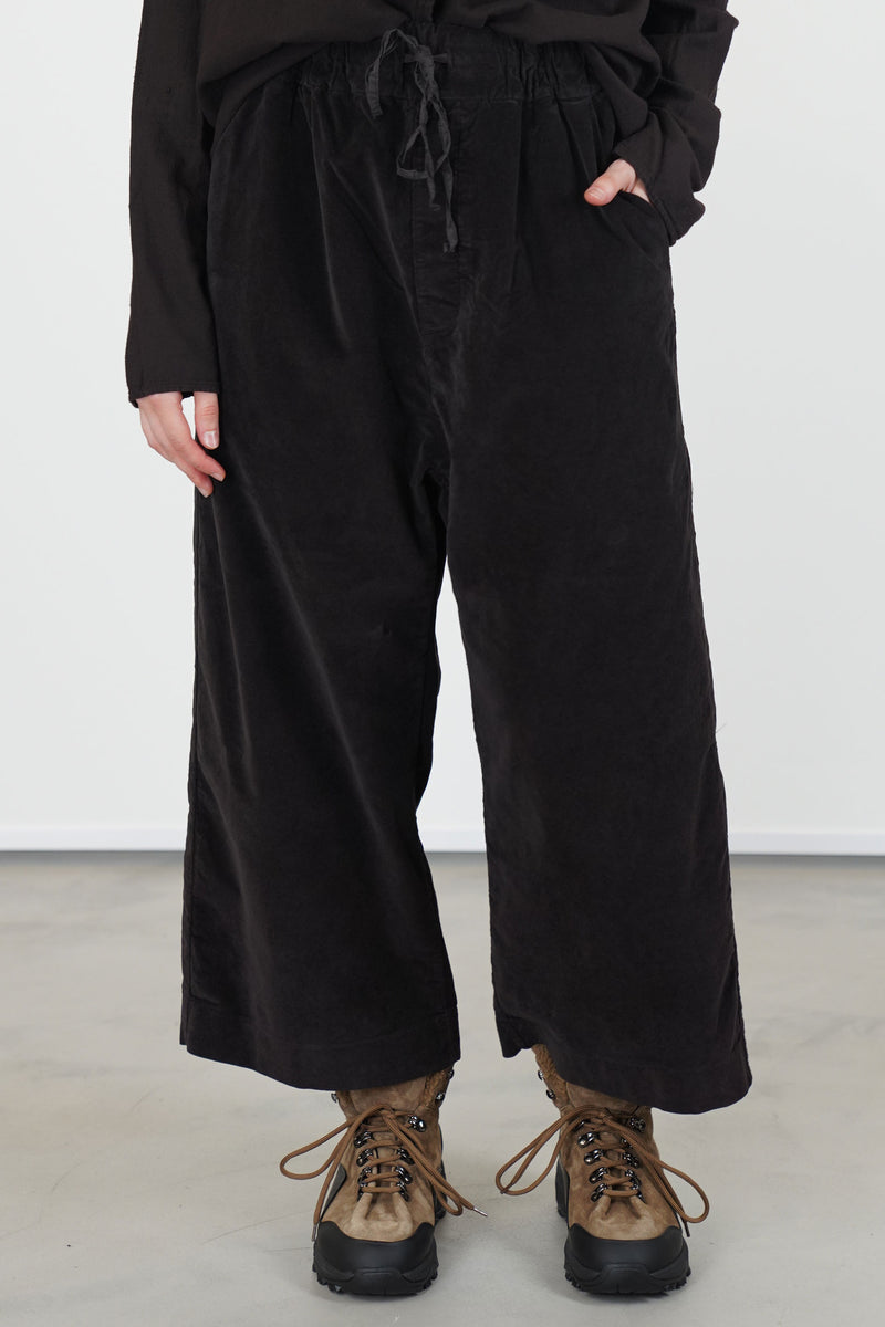 wide & short trousers v brown