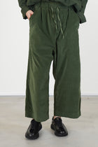 wide & short trousers v forest