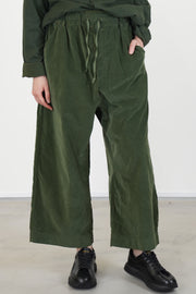 wide & short trousers v forest