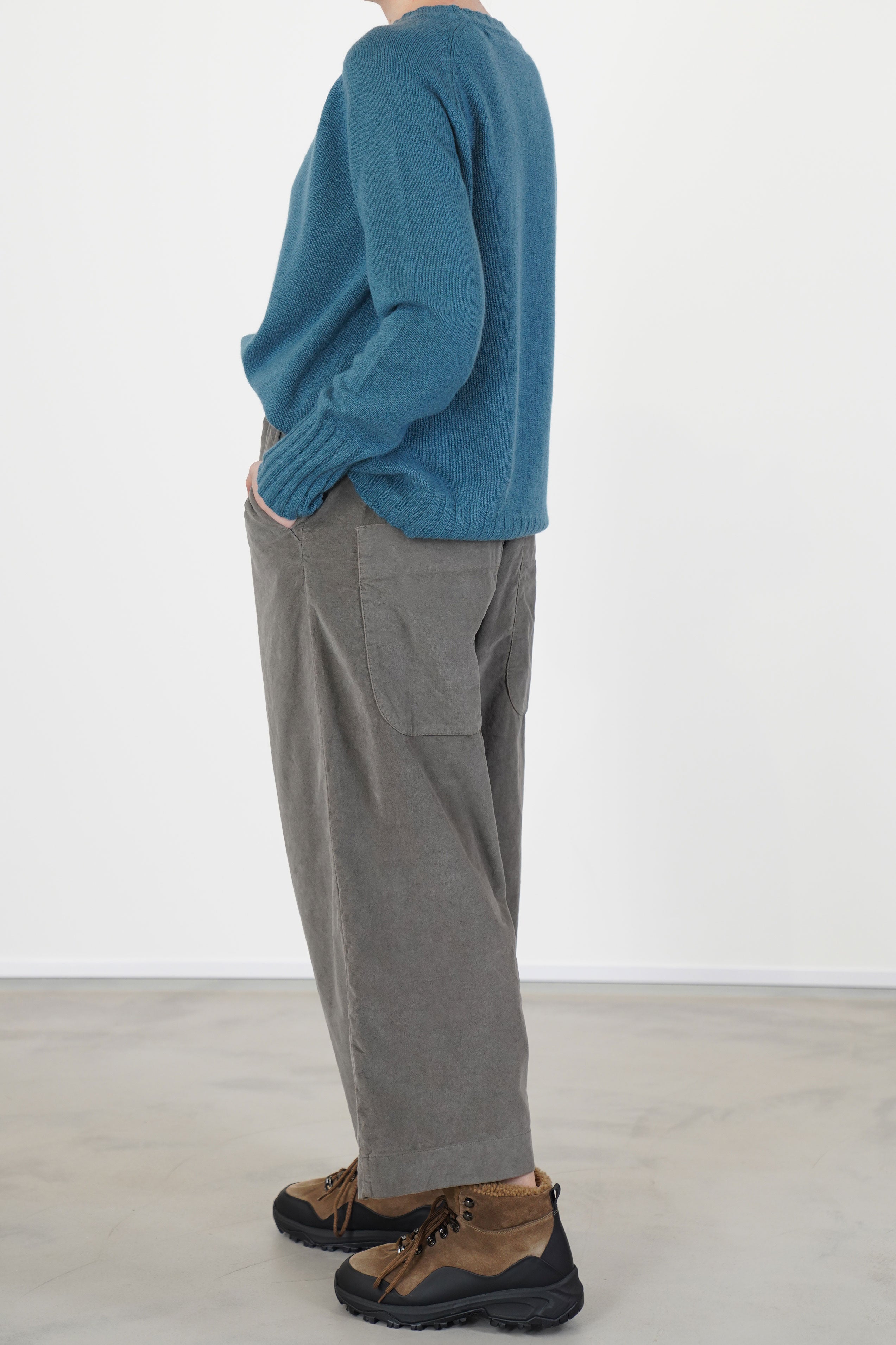 wide & short trousers v taupe