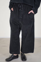 wide & short trousers velvet black