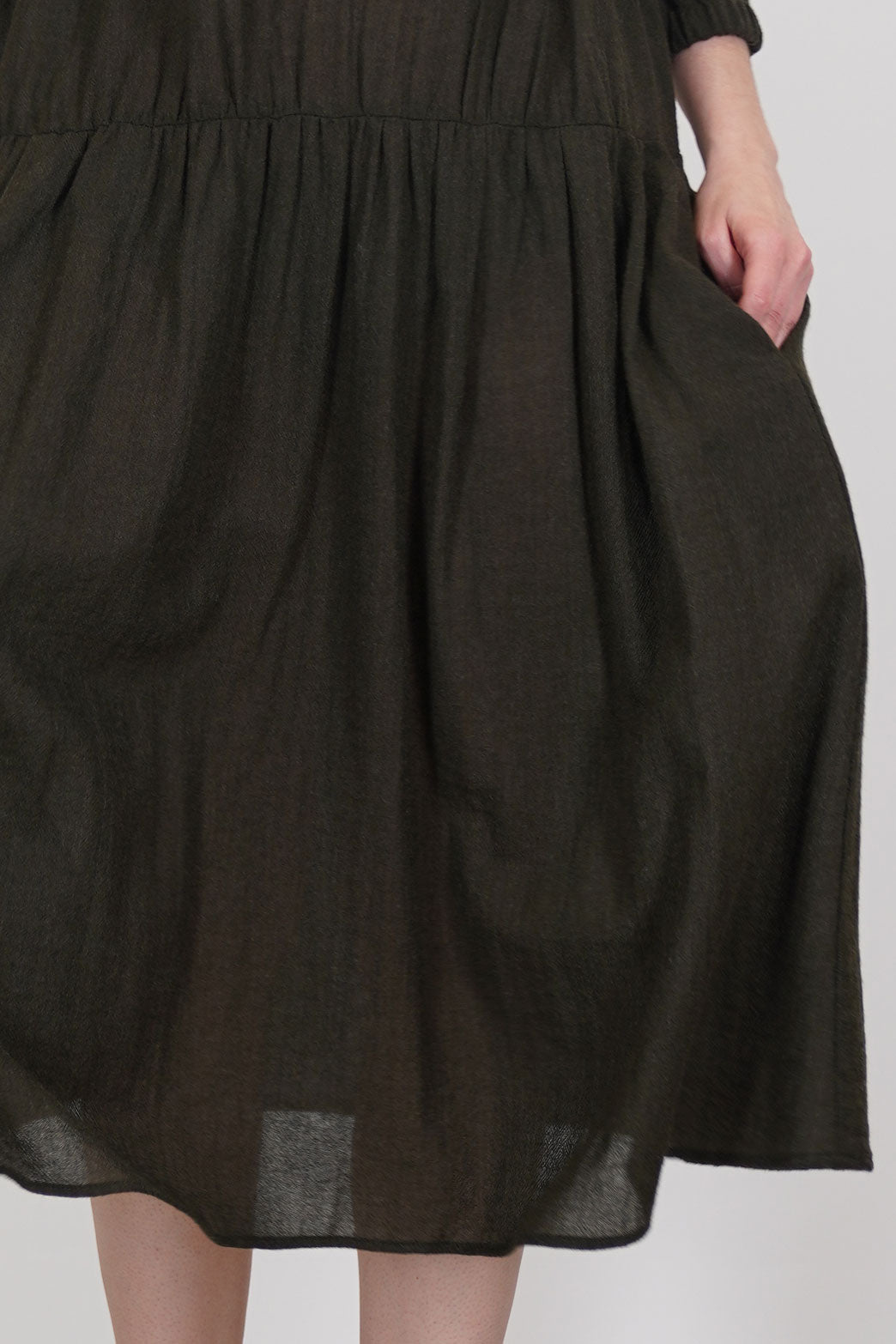 apuntob dress wool military green p1778/ts923 | carrousel the store