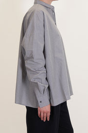 side view of apuntob (a.b) wide shirt gray check long tapered sleeve, wide and relaxed fit