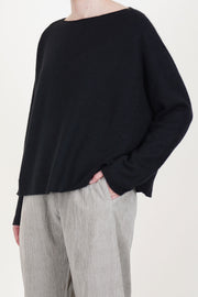 apuntob (a.b) wool silk knitwear black is crafted from a luxuriously soft and lightweight blend of silk, cashmere, and alpaca