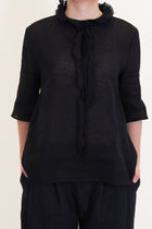 apuntob (a.b) shirt black crafted in a lighweight linen-virgin wool blend. 