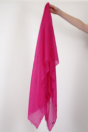 apuntob (a.b) cashmere long scarf raspberry crafted from exceptionally lightweight and fine cashmere
