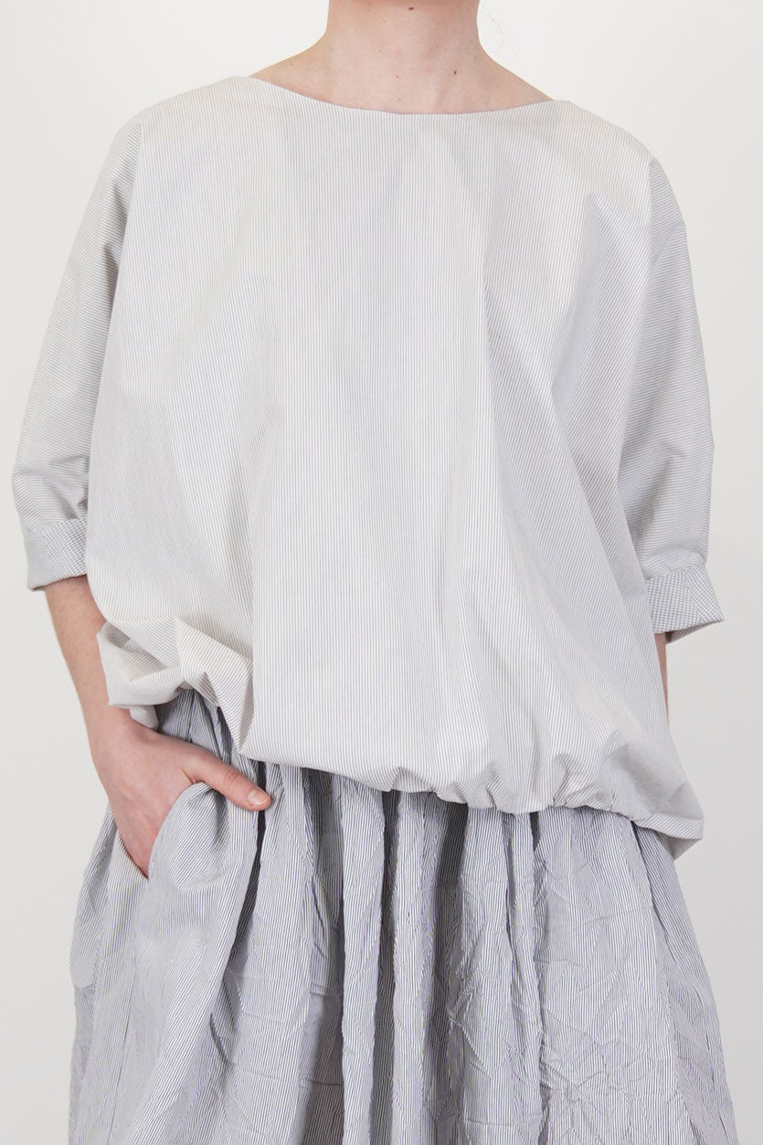 front view of apuntob (a.b) shirt fine stripes meringue