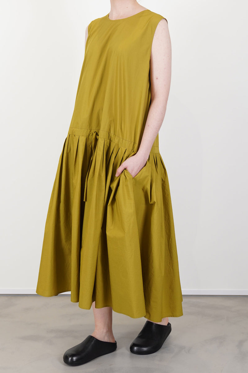 model wearing apuntob (a.b) dress oil a minimalist silhouette elevated by refined details