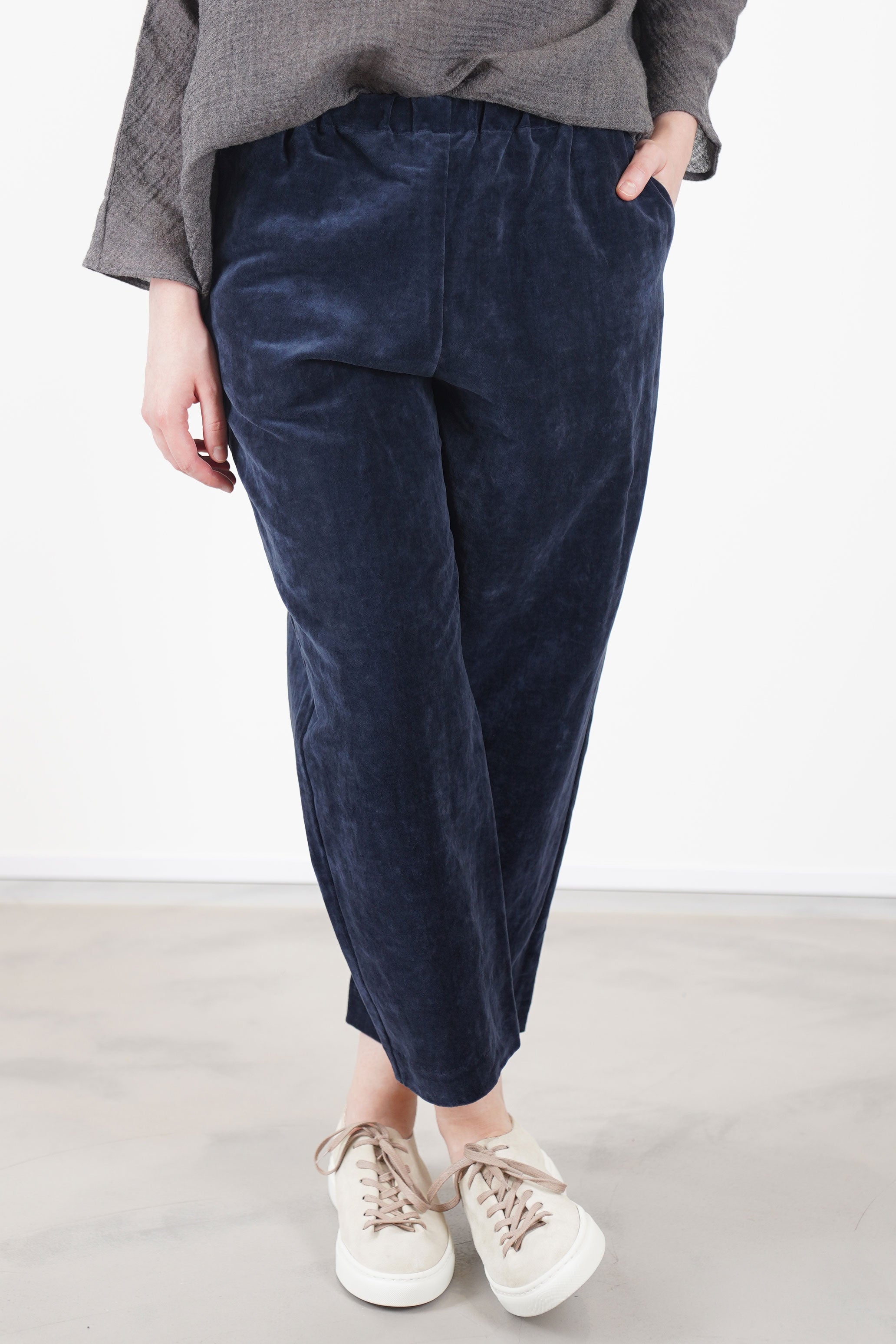 apuntob velvet trousers blue p645/ts914 | carrousel the store