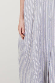 detail view of apuntob (a.b) dress abyss intentionally crinkled material