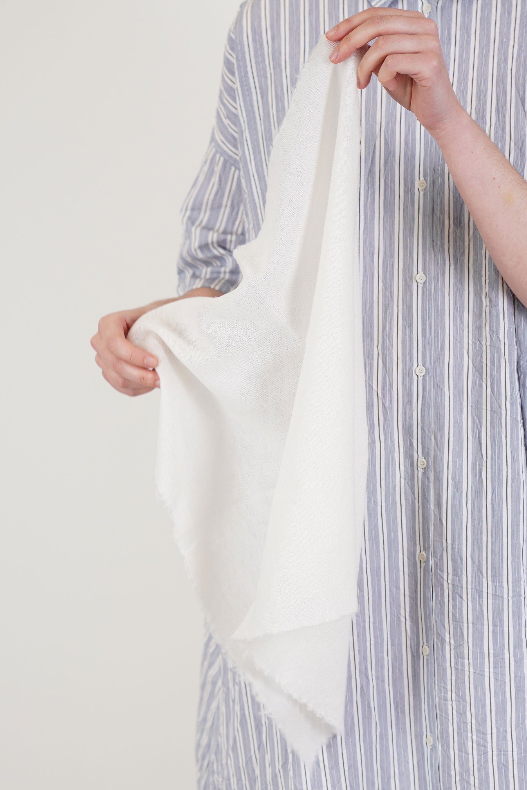 small cashmere stole meringue p2049/ts953