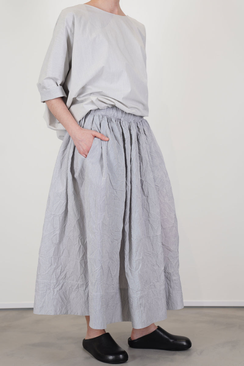 apuntob (a.b) skirt fine stripes abyss paired with blouse for an effortless and styled silhouette