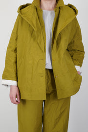 front view of apuntob (a.b) jacket oil 