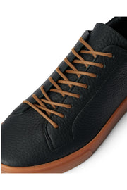 archetype sneaker v2 black