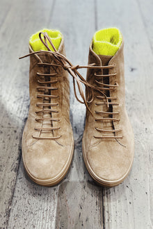 form sneaker suede hawk