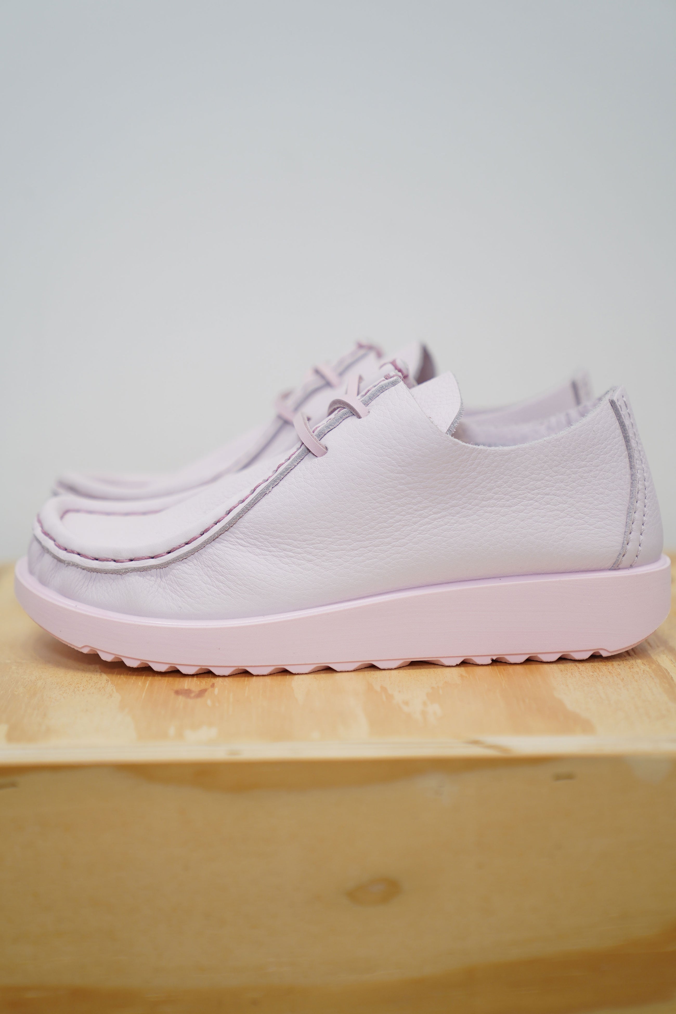joke lace shoes barely pink