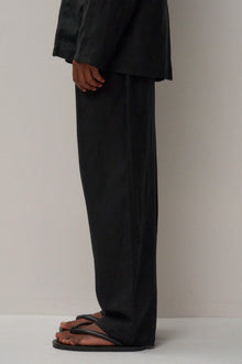 loose fit pants black
