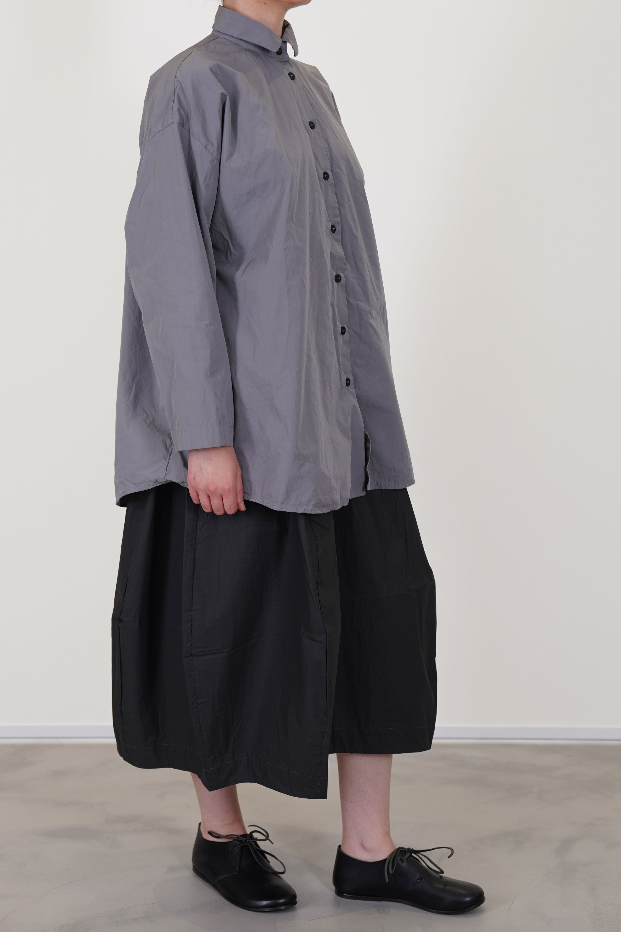 bergfabel long overshirt fog paired with coated cotton carla skirt carbon
