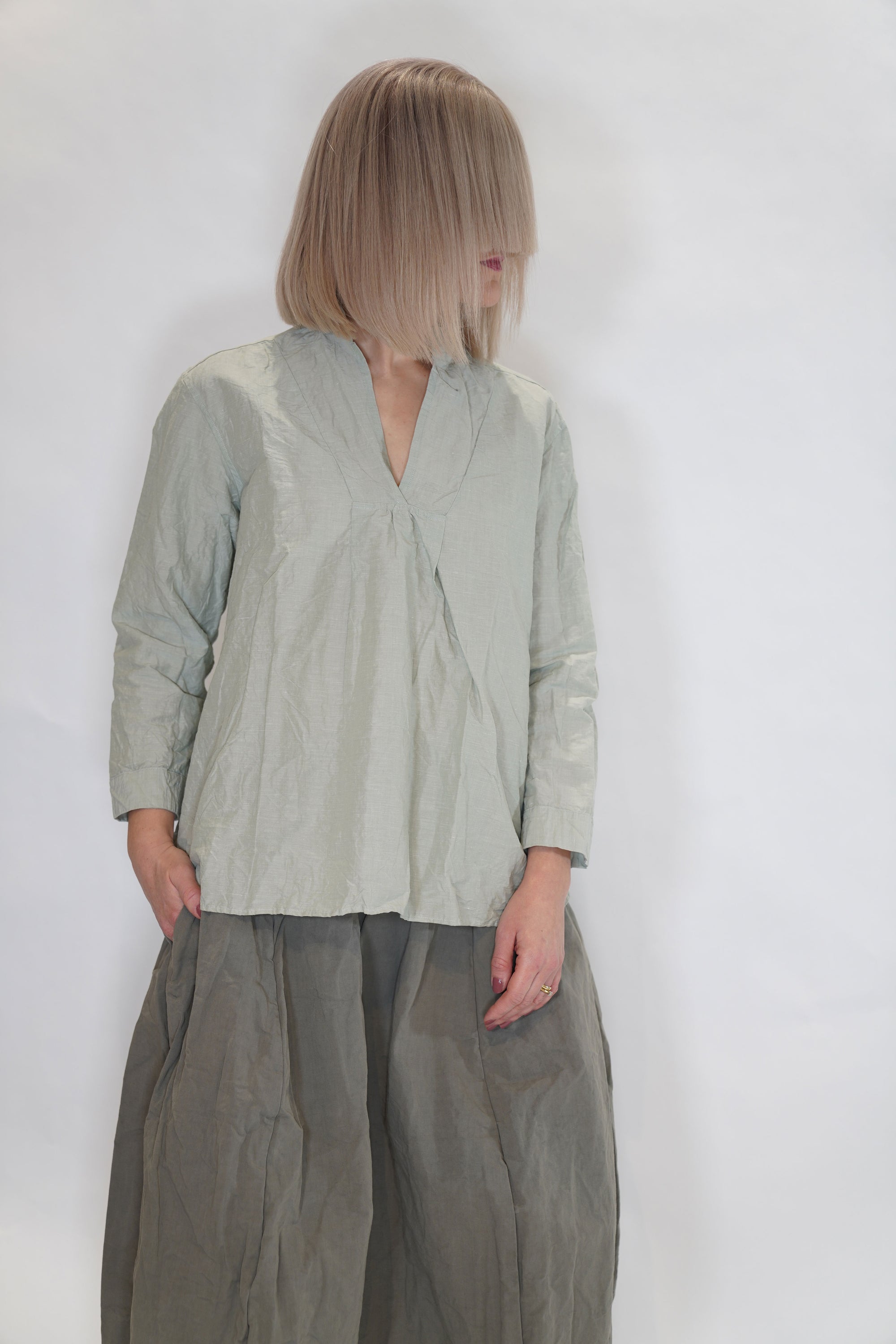 vera shirt sage cotton linen