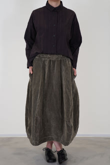 velvet skirt carla mud worn with  tina shirt aubergine