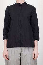 front view of bergfabel ada shirt black crisp poplin cotton