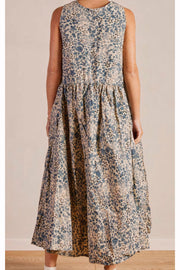 apron dress flower