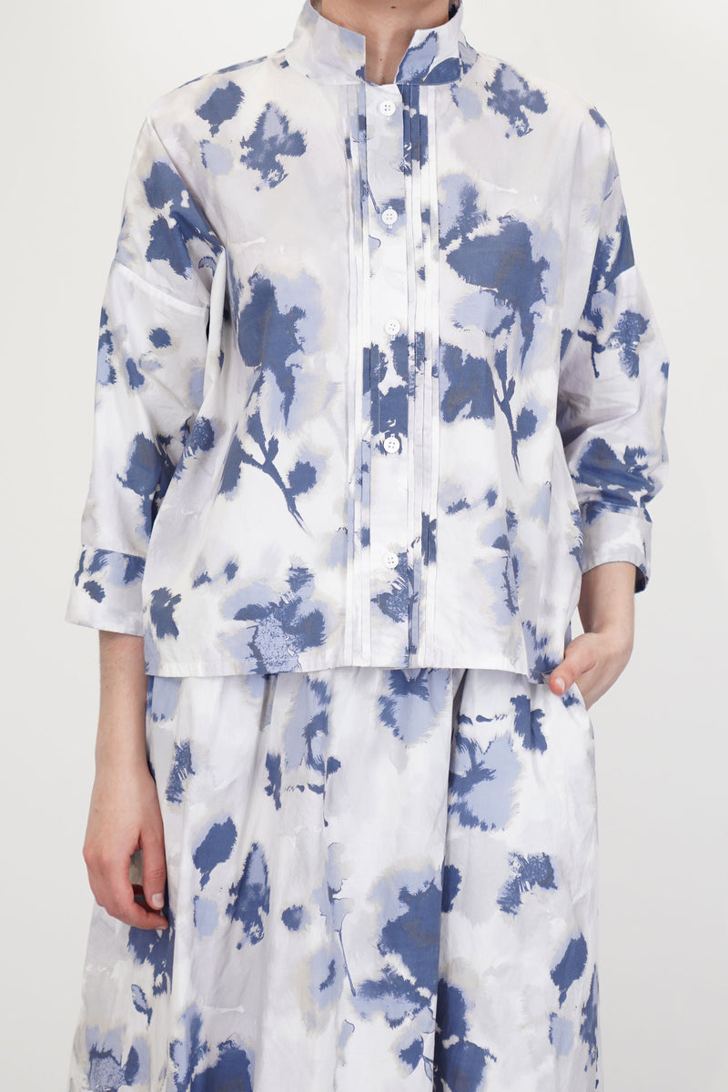 front view of bergfabel claudia shirt blooms