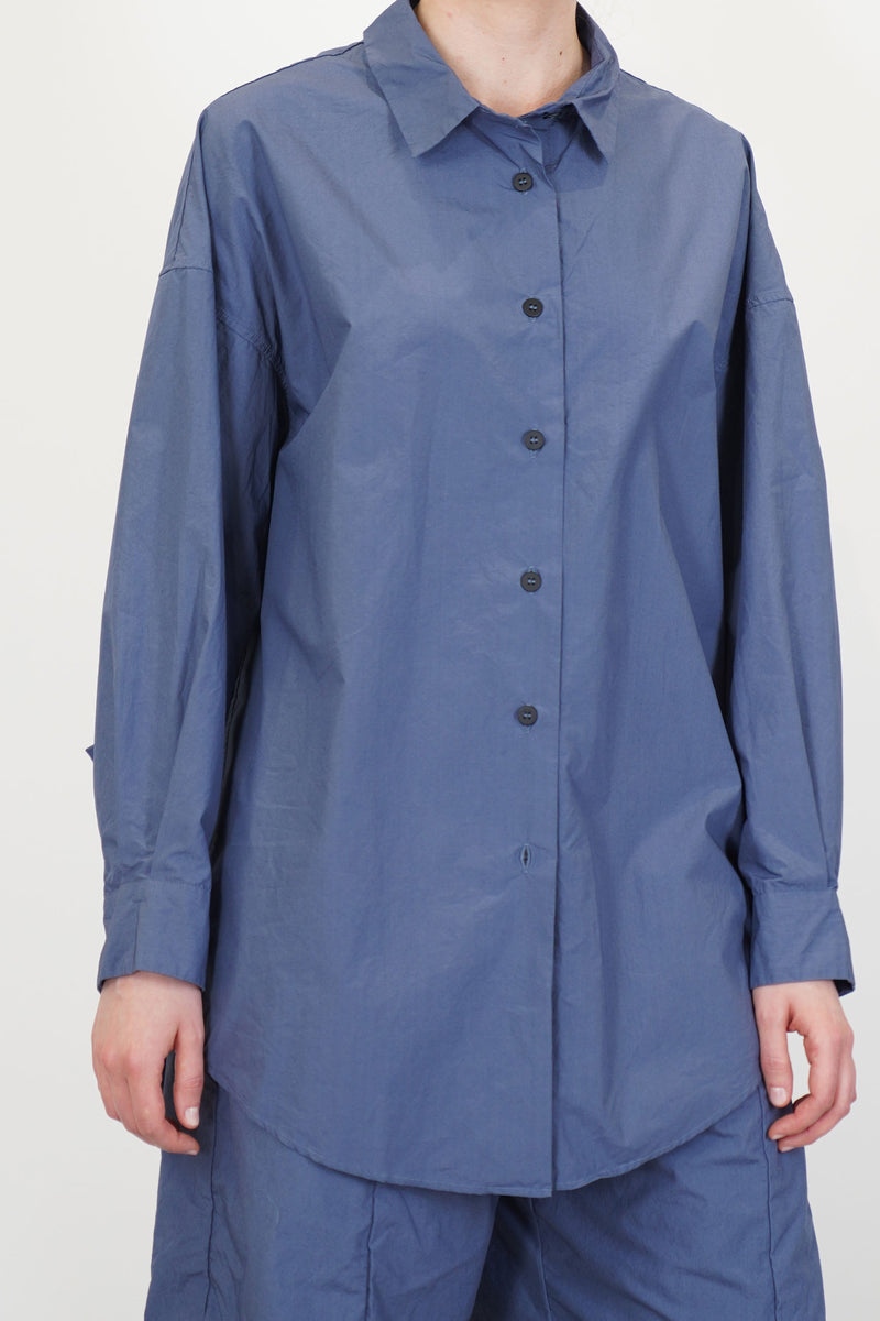 front view of bergfabel june shirt blue
