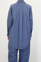 back view of bergfabel june shirt blue pleat detail